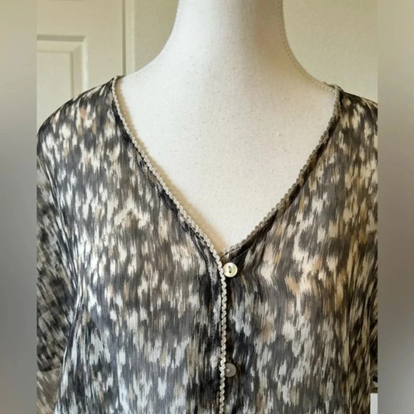 Converse‎ One Star Blouse Women's Medium Multicolor Sheer Flutter Sleeve V-Neck - Picture 14 of 14